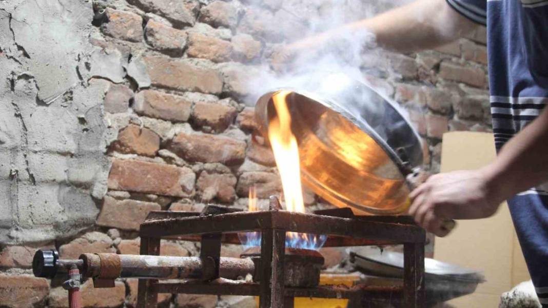 Dikkat! Mutfaklarda gizli tehlike: Kalayı atmış bakır kaplar ölüme kadar götürüyor 4